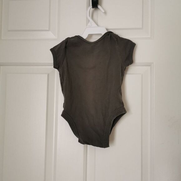 5/$10 Old Navy Collectibles batman onesie 3-6 m - Picture 3 of 3